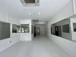 Crawford Lane (D7), Retail #584319611